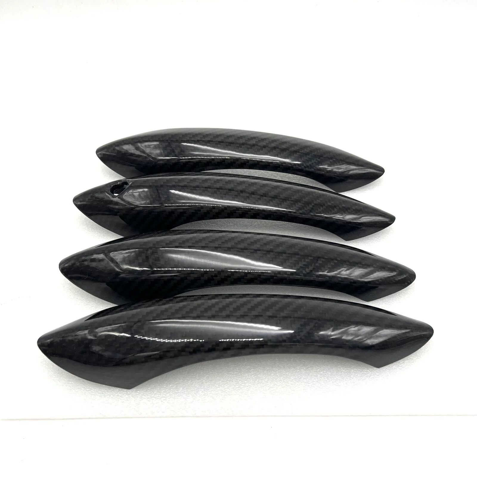 متوفر غلاف يدات 

 كاربون - اسود

E90-F10-F01-F30-F15-F16
G20-G30-G01-G03-G05-G06-G07
X3-X4-X5-X6-X7

خدمات توصيل متوفر كل محافظات

Whats App 
***********
