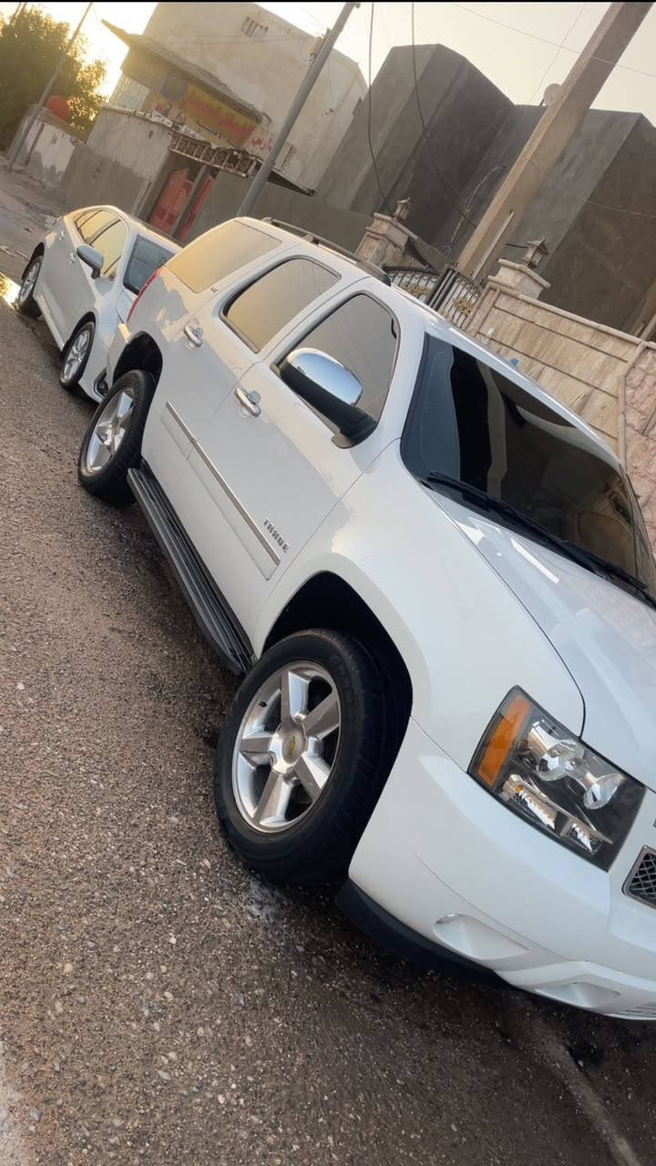 السلام عليكم تاهو 2013 ادوات ادوات Ltz خليجي فول كفاله من ضربه بيه بس جاملغ. امامي صبغ بدون فتح كفاله من كصً وسرقهً وانتربولً سياره جديده تخمً تاير جديد 
للستفسار *********** ما متواجد على نت انتصل
