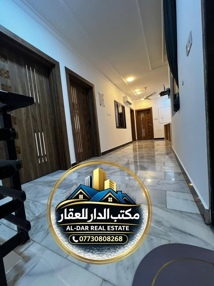 للبيع دار 240م  
بناء حديث / سند مستقل

📍في حي البنوك التربية محله 315 

الواجه 8م            النزال 30م 

يحتوي على ⬇️

الطابق الأرضي : مدخلين حديقة وكراج استقبال + مطبخ + غرفه نوم سويت + خدمات

الطابق الاول :  4 غرف نوم (واحدة نظام سويت) + خدمات

الطابق الثاني : سطح + بيتونه

للاستفسار اكثر اتصال بالرقم التالي 
*********** 
او مراجعة مكتب الدار للوساطة العقارية الكائن في حي البنوك بداية شارع الكنيسة من جهة الجسر
