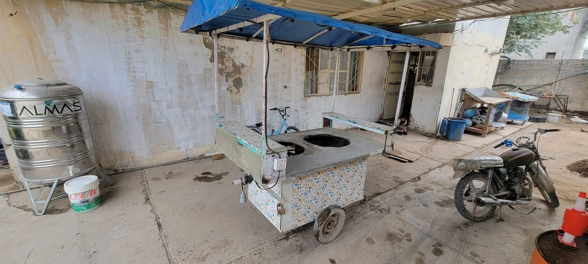 عربانه للبيع كامله طباخات *********** السعر   ٢٠٠ وبيه مجال
