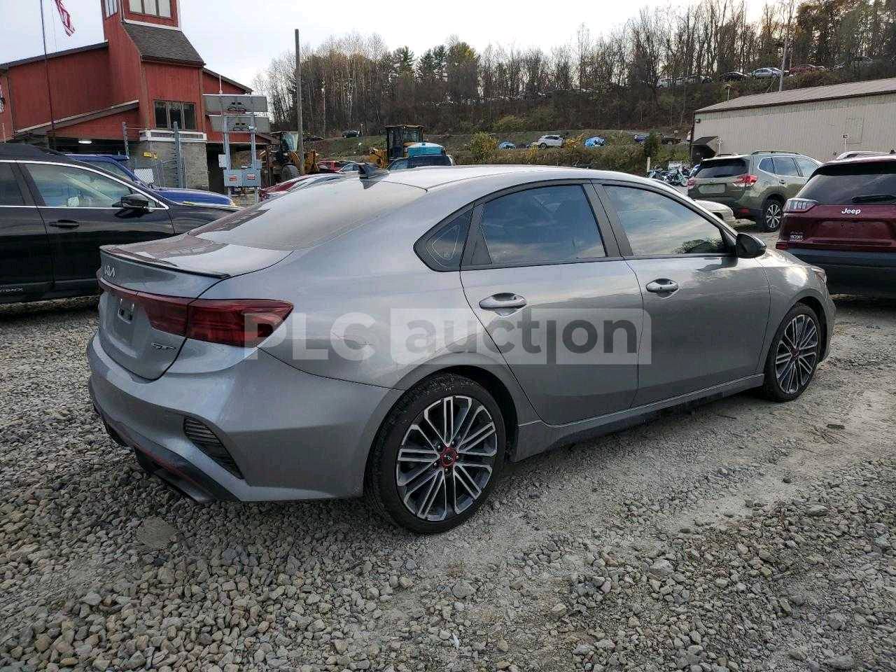 كيا فورتي 2023GT مكفول من الصبغ والايرباك فول مواصفات رياضي كير عادي رادار ونقطة عمياء وحساسات وكامرة وفتحة وقفل سرعة ومودات سرعة وتحكم وتدفئة بالكشنات ويل ١٨ دبل كزوز السعر 135 وبيها مجال