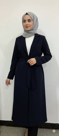 ترانشكوت نيلي • قياس ٣٨/٤٠/٤٢ • يلبس لحد ٦٥كج