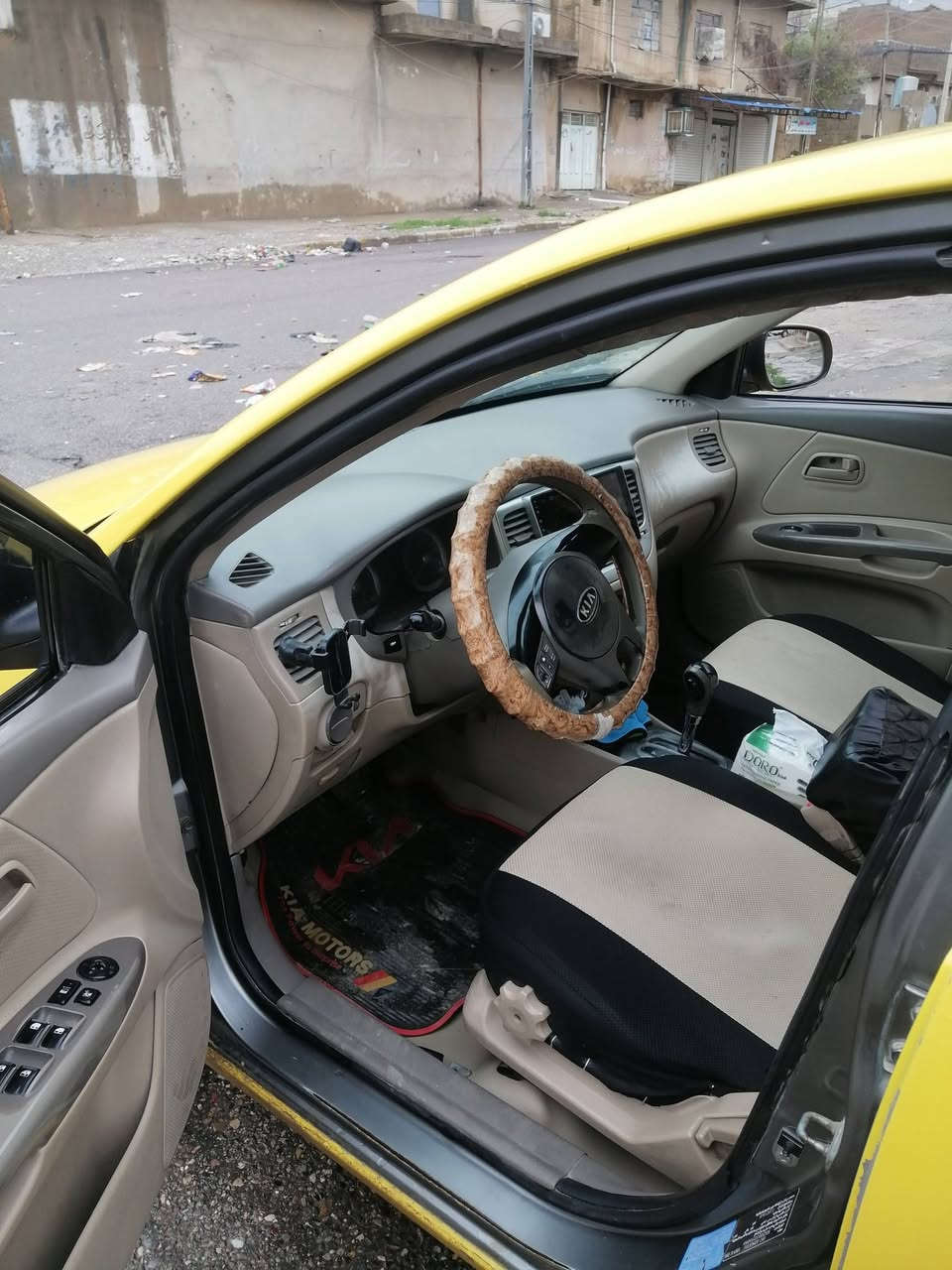 السلام عليكم ريو  موديل ١٢ فول مواصفات  محرك بي صرف بيه طخه بالجاملق الخلفي وشويه طابه للصندوق من جه واحدا هيئه صفر غرامات صفر السعر ٨٧ وبيه مجال قليل للتواصل *********** /***********
