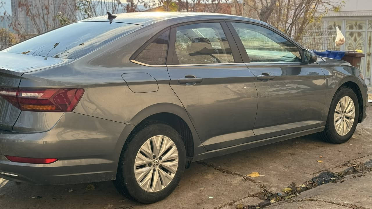 Jetta 2019 S
                                                  کێرو مەکینە شەرت
 ماصفات =شاشه كاميره -حساس رادار -بریك بصمە.                                       ا.                                      ايكو-تحديد سرعه-شغال
                                                سنک و پشت كەبس
‎سبوغ =دوو دەرگە + بوستەك چاملغ پشتێ
‎ئێڕباگ =هەردوو دکمە 
                                               چوون= 151مايل
                                                  غرامات = ١٤٠ هزار 
                                         تلفون =***********
