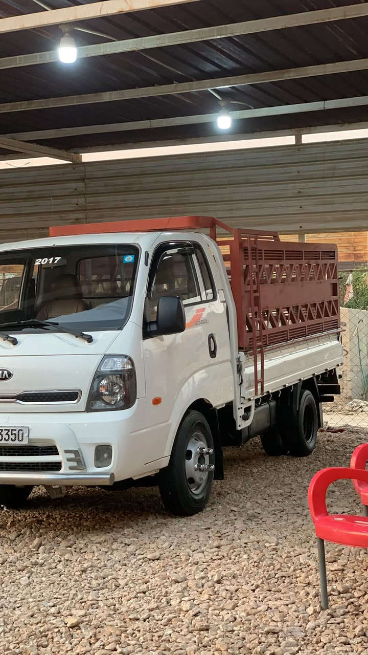 كيا فحل 2017 مسكر مجول مكينه ستوني شاده مكفوله كفاله عامه سياره جديده محوره ومحجر 
السعر 135 وبيه مجال 
***********
