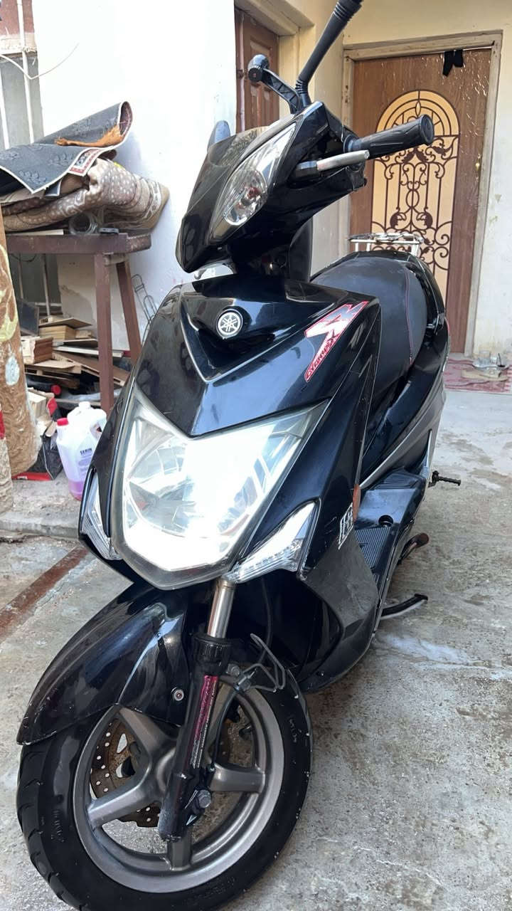 سلام عليكم سكنس لد للبيع جديده الدراجه خير من الله مكفوله كفاله عامه  دراجه ياباني وليس كوري ياباني قبق نفخ استان حساس العداد اكتروني بيه شخوط بسيطه موضحه بلصوره
السعر 1350
مكان بصره نواب ضباط 
غير متواجد علفيس 
رقم الهاتف ***********
