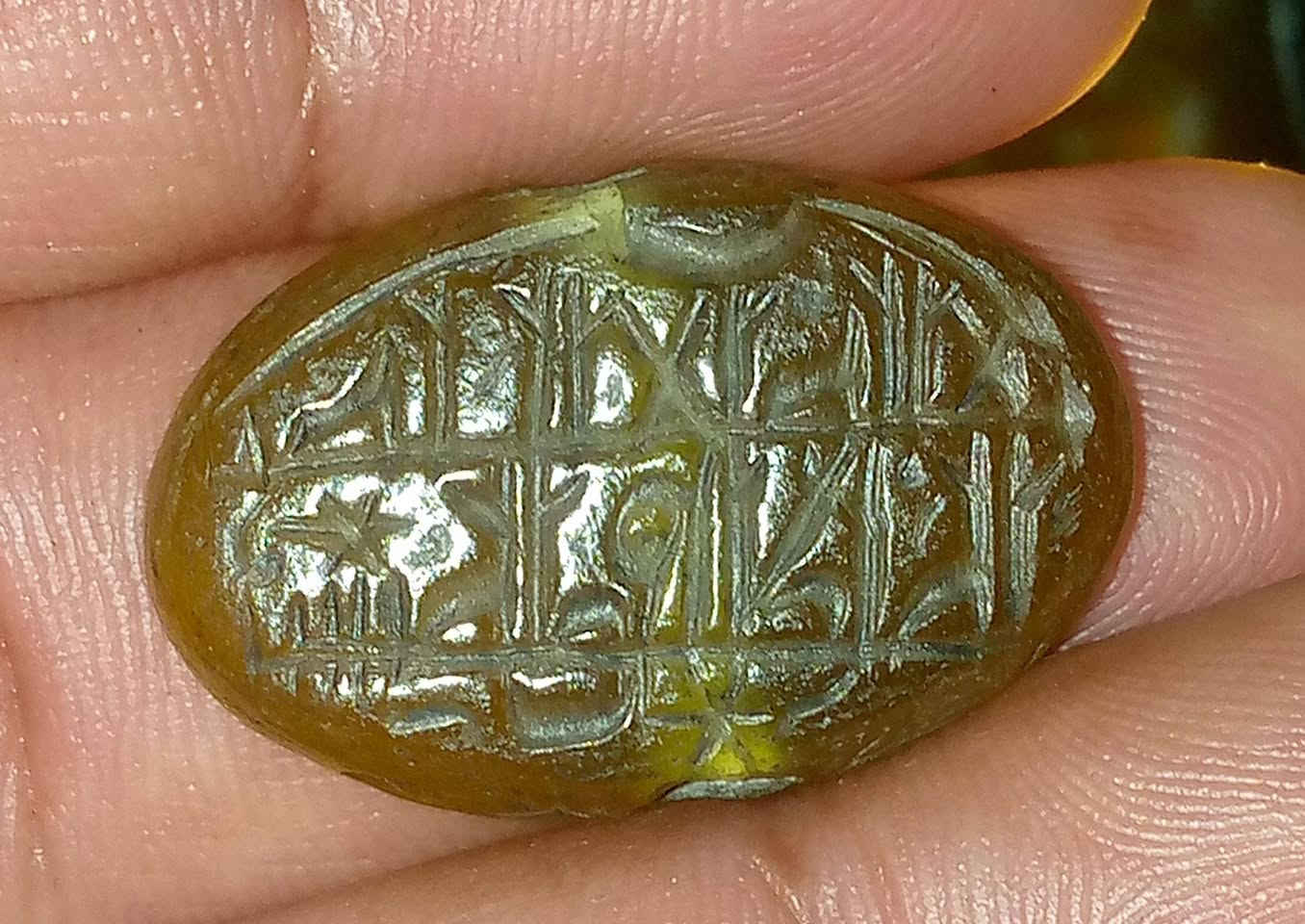 عقيق يماني اصفر مشكول     خط كوفي 
شفاف    من القطع النوادر القديمه 
السعر 60


**إذا كنت صاحب هذا الإعلان وتريد حذفه لأي سبب، رجاءا أرسل رسالة إلى الدعم الفني**