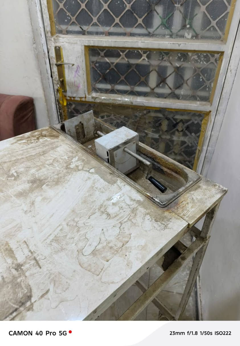 سلام عليكم ميز بطاطس حلزونيه للبيع
بغداد الامين الثانيه قرب المركز 
الرقم.. *********** السعر خاص
