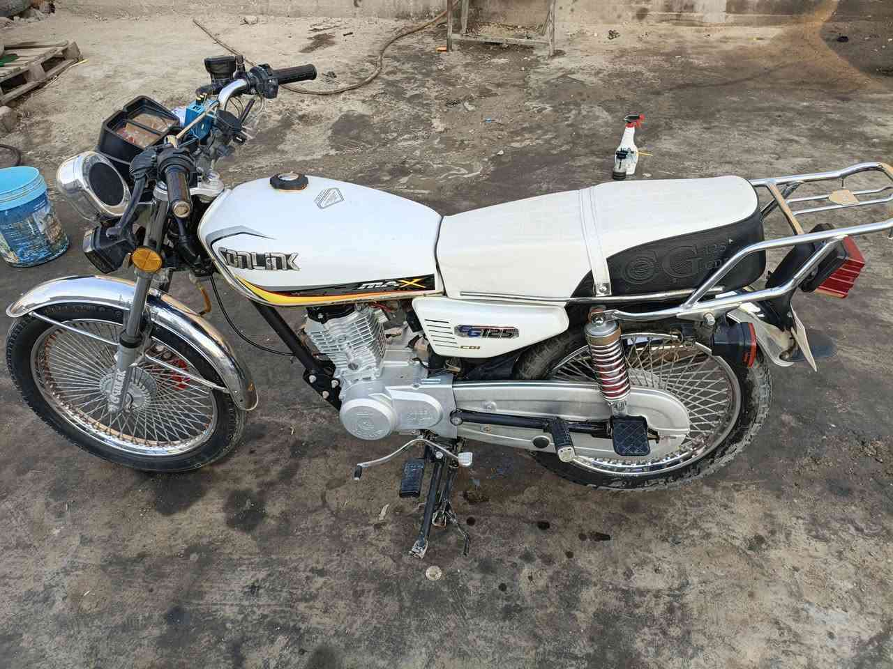 السلام عليكم دراجة للبيع موديل 23 دراجة جديدة اوراق كاملة مكاني بابل سعرها 600 الف 
للأستفسار ***********
