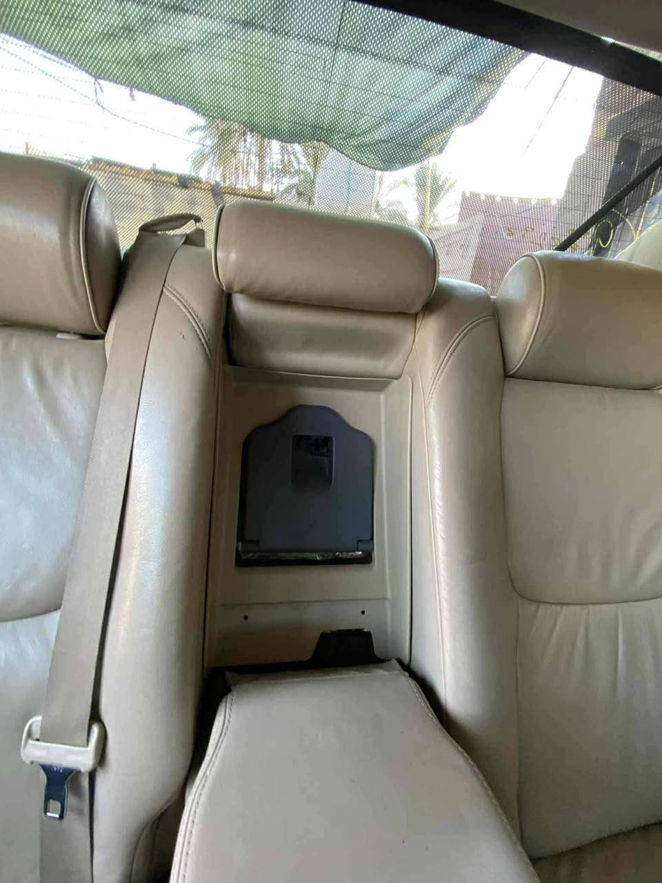 السلام عليكم ملكه للبيع او مراوس براس الثور تكم
مواصفات:
اربع دكم فول ماعده الفتحه 
مكينه ديفور الكبير 
تبريد خلفي امامي 
كشنات كهربائي 
ويل كب نجمه 
رقم انكليزي 
السعر ١٥٨بيه مجال 
الرقم ***********
