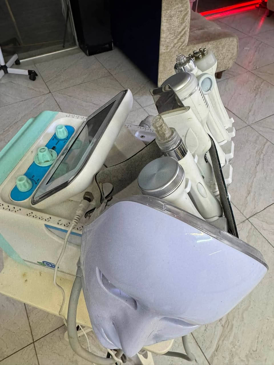 هيدروفيشال 7 مراحل (( جهاز تنضيف البشره للبيع مستخدم قليل كلش السعر مناسب جداً بغداد البلديات ***********
