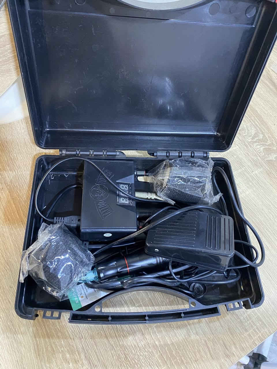 السلام عليكم عدنا غراض صالون مستعجلين ع بيعهم كلهم بيعه وحده للتواصل ***********
