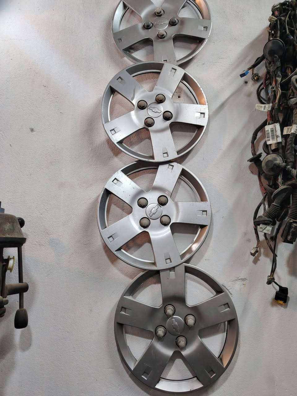 السلام عليكم غراض افيو تفصيخ اصليات شركه كبات حجم ١٤ اصليات سبايدر اصلي الناصي تاير جديده حجم ١٤ مالت افيو  للتواصل *********** مكاني النجف تقاطع العسكري
