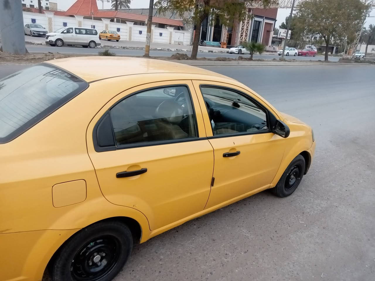 السلام عليكم افيو الشركه العامه 2011 ماشيه 166 الف سياره جديده مكفوله كير محرك تخم تاير تبريد صدر كله جديد السعر 65 وبيهه مجال للاستفسار ***********
