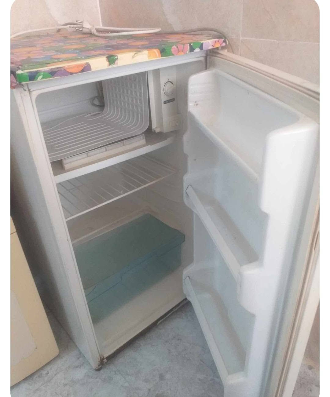 العنوان دور القاعده
للبيع ثلاجه مال غرفه السعر ١٠٠ وبيها مجال شغاله نضيفه مداخله تصليح 
سبلت الوادي للبيع حجم طن ونص مستخدم سنه وحده بس السعر ٣٥٠ وبي مجال بسيط


**إذا كنت صاحب هذا الإعلان وتريد حذفه لأي سبب، رجاءا أرسل رسالة إلى الدعم الفني**