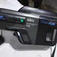 كاميرات • تفاصيل قليلة