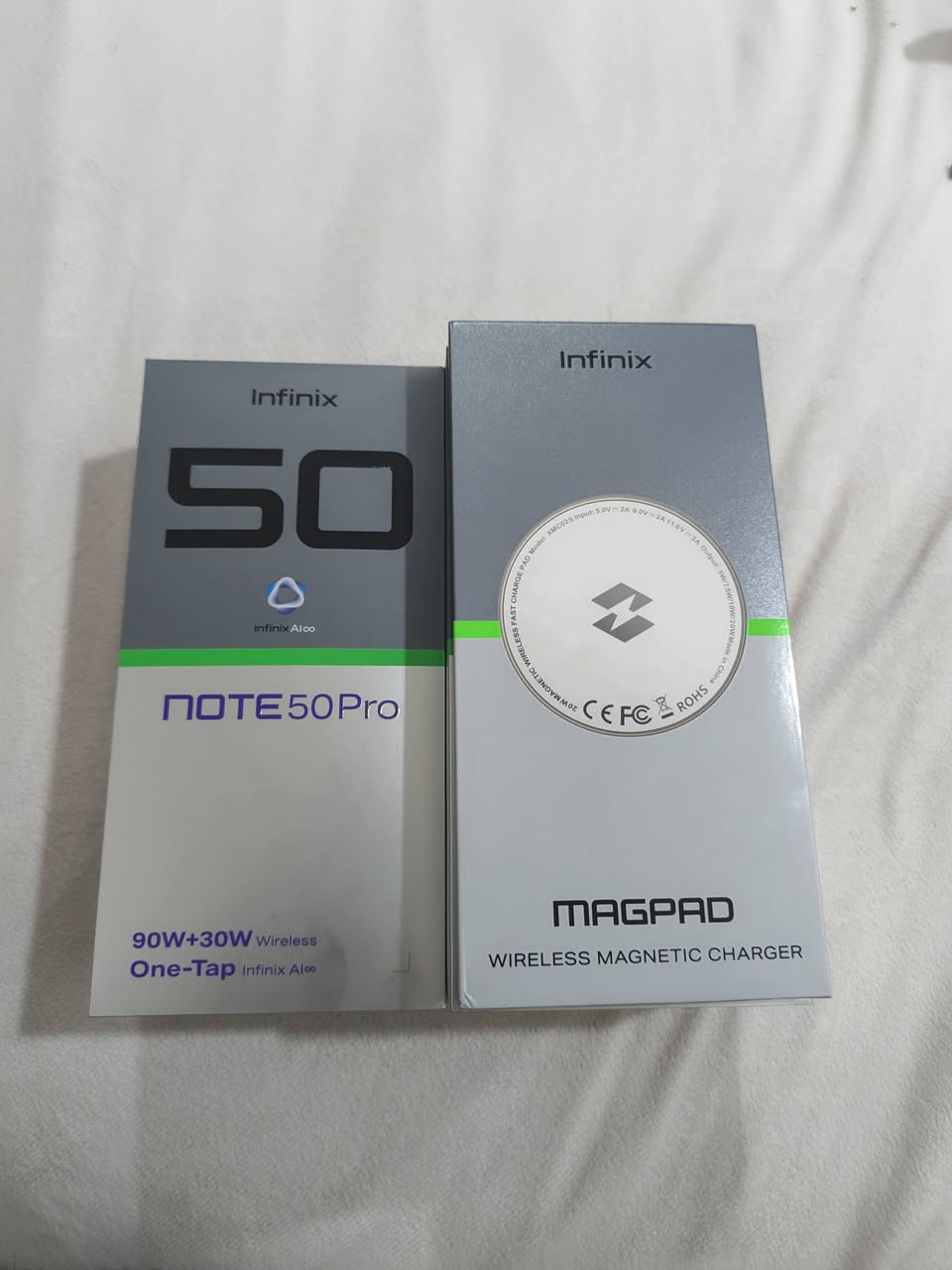 أنفنكس  50 برو نوت
ذاكره  256 
رام 8
كامل ملحقات 
استخدام 3 أيام
مع شاحن لاسلكي 
السعر300


**إذا كنت صاحب هذا الإعلان وتريد حذفه لأي سبب، رجاءا أرسل رسالة إلى الدعم الفني**