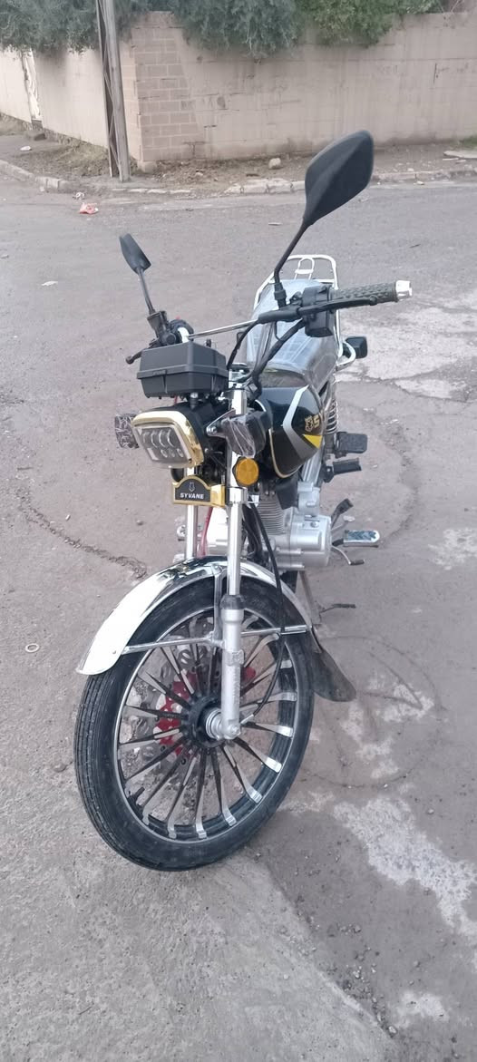 السلام عليكم سيفان مكينه ١٥٠ مرقم مشروع وطني بأسمي صارلو شهرين من شديتو ماشي ٢٥٠٠ جديد مليون ٧٥٠
***********
***********
