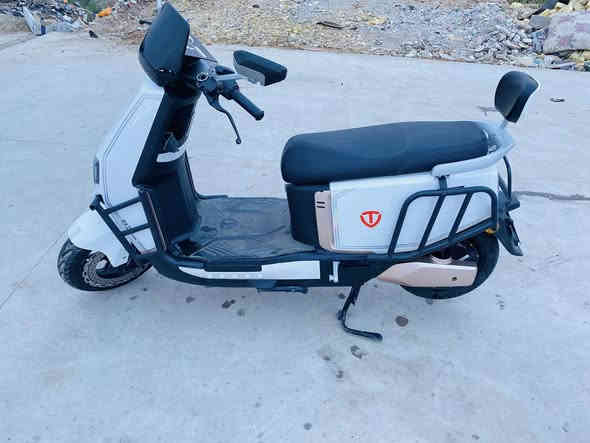 سلام عليكم لبيع دراجه شحن التيسلا
دراجه مكفوله كفاله عام كلشي ما بيه وياه بصمات 2
شراي ينتصل على رقم او خاص 
ناصريه رفاعي 
***********
***********
