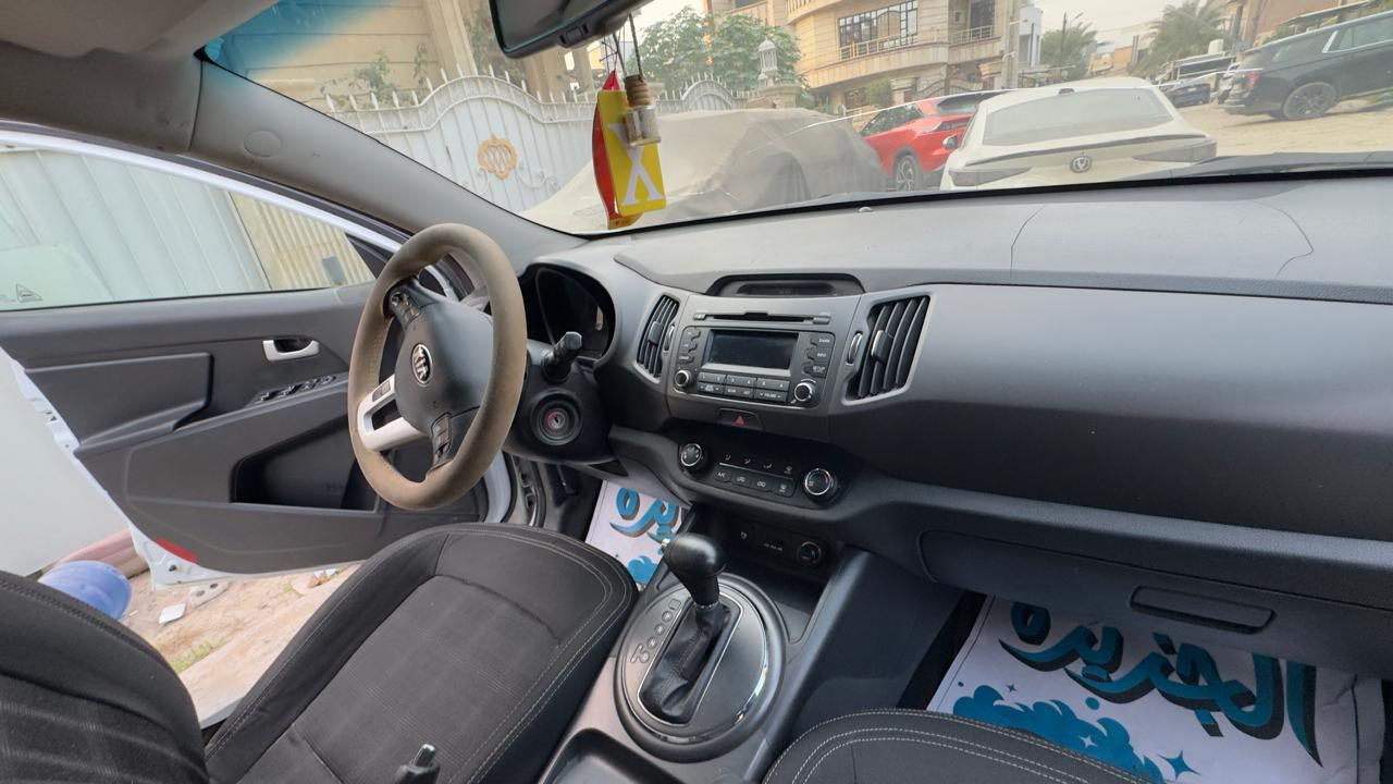 سياره سبورتج 14رقم بغداد خليجي مكفول من صبغ والضربه سياره نضيف وكامله متواجد البغداد غير متواجد على فيس اتصال على رقم ‭+964 790 165 5723‬
