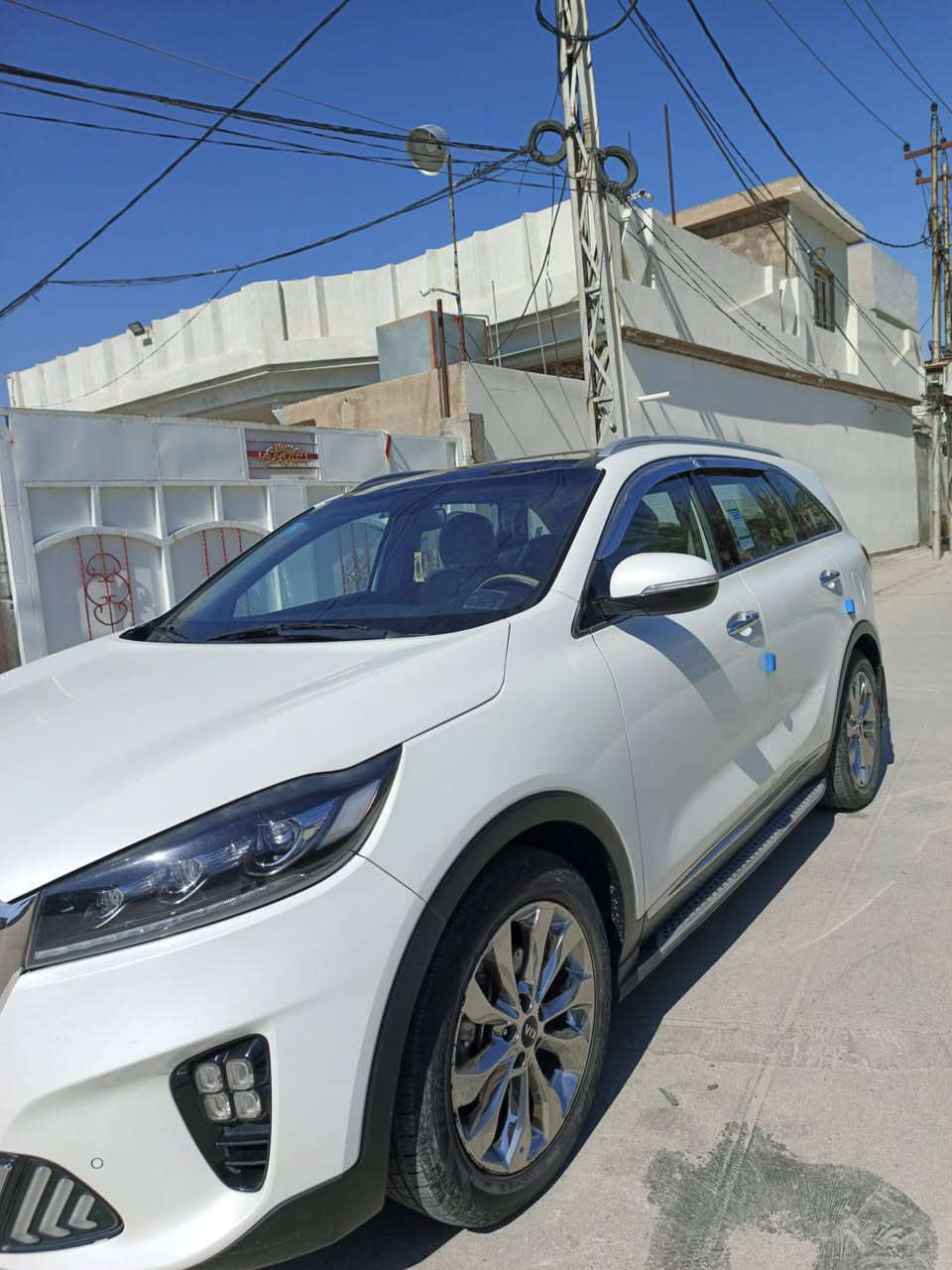 سلام عليكم.. 
‏كيا سورنتو موديل 2018شكل 2020
‏خليجي مكفولة كفالة عامة
‏السيارة ماشية 77
‏رقم السيارة بغداد بأسمي تحويل ثاني يوم 
‏مواصفات السيارة 
‏بصمة
‏بصمة ابواب 
‏مكينه 6سلندر 3500
‏كير 8 نمر
‏7راكب
‏بانوراما
‏3قطع تبريد
‏شاشة كبيرة 
‏جنطة كهربائي شفط
‏كشنات كهربائية 
‏بردات تضليل خلفية 
‏نظام ترحيب 
‏يدات نيكل 
‏علامات دوسة ضوئية
‏ويل كروم 19
‏اشاير بل مري + مري شفط 
‏تحكم ستيرن جهتين 
‏لايت زنون عالي ناصي 
‏حساس امامي خلفي 
‏لايت ثلاث عدسات 
‏دبل شباك نيكل  
‏مكان السيارة ديالى (خان بني سعد) 
‏سعر السيارة ( 255) 
‏رقم الهاتف (***********)
متواجد واتساب
