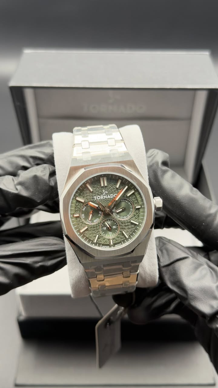 تورنادو ياباني اصلي وكالة
المواصفات 
كوارتز مكينة مايوتا ياباني 
دزاين اوديمار 
كرونوغراف بالكامل 
لامينوس بالكامل
كفالة و ضمان دولي 3 سنوات مكنية و طلاء و بطارية الساعه جديدة غير مستخدمة مع كامل مرفقاتها
السعر السابق 350 الف دينار
السعر الحالي 225 الف دينار فقط شامل اجور التوصيل لجميع المحافظات 
للأستفسار و الحجز و التواصل واتساب
***********
