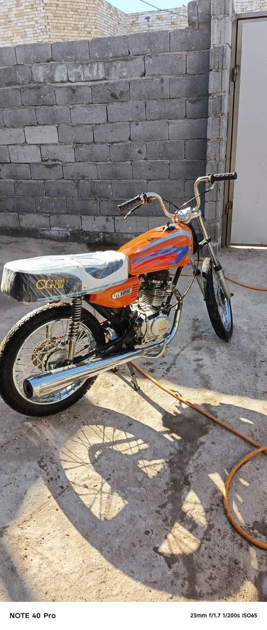 دراجه للبيع كلك كلك مكفوله عن سرقه مكاني نجف عمود 134 علا شارع كربلاء نجف دراجه نضيفه قراضه كله جديد سعر 250 وبيه مجال ***********
