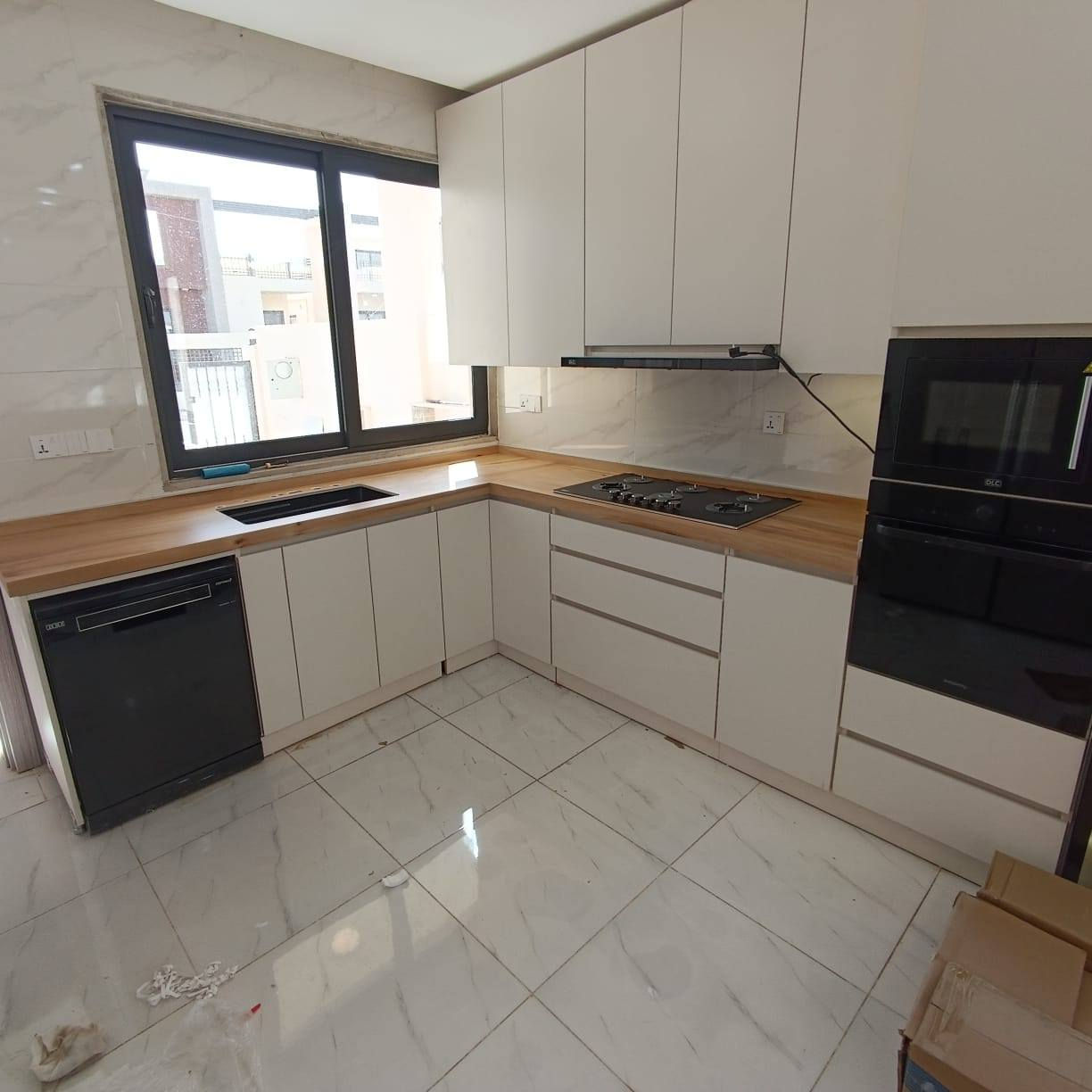 تشكيله من المطابخ البورسلان وأشكاله المتميزه بأنواع المردات المتميزه
كل ده هتلاقيه معا معمل الكوثر
للاستفار رقم الجوال ***********
