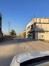 قطع اراضي تبعد دقيقتين عن السريع ال 100 متر سعرها 10 مليون وال 50 متر ...