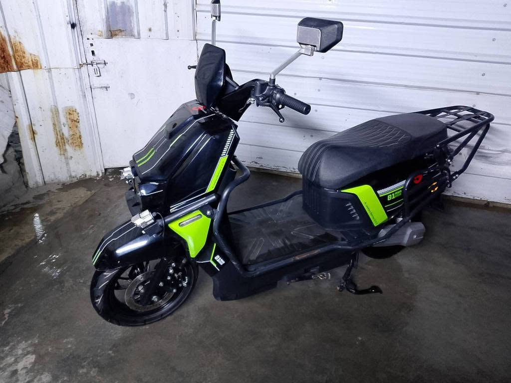 شحن mini hammer 
دراجه ماشاء متانه كلش قويه 
بطاريات اصلي عدد 6
البطاريات 32 امبير 72 فولت 
لايت زون لدات 
بصمه عن بعد+ سويج 
السرعه 85 حقيقي 
تمشي 70كم حقيقي شحنه وحده
بس مشكلتها الشاشه عطلانه واكفه تتبدل بأي مكان يبدلوها بغداد, العراق


**إذا كنت صاحب هذا الإعلان وتريد حذفه لأي سبب، رجاءا أرسل رسالة إلى الدعم الفني**