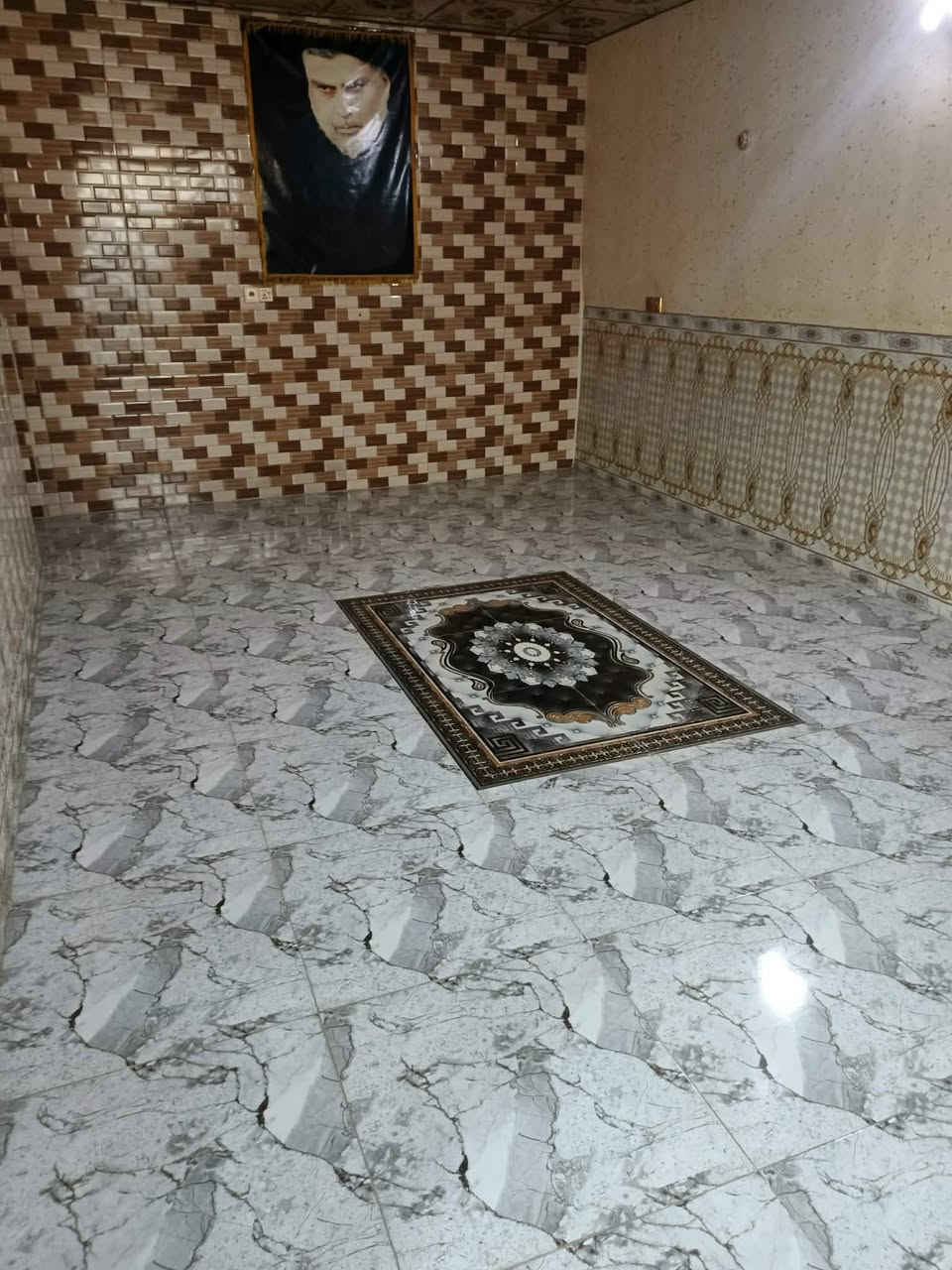 السلام عليكم
دار للبيع طابو صرف مساحه 200  عنوان النهروان الشمري شارع الضغط خلف حسينيه زينب الكبرى بيت مرتب ونضيف يتكون من استقبال وصاله ومطبخ وغرفتين نوم السعر 85 للتواصل خاص او اتصل بالرقم ***********
