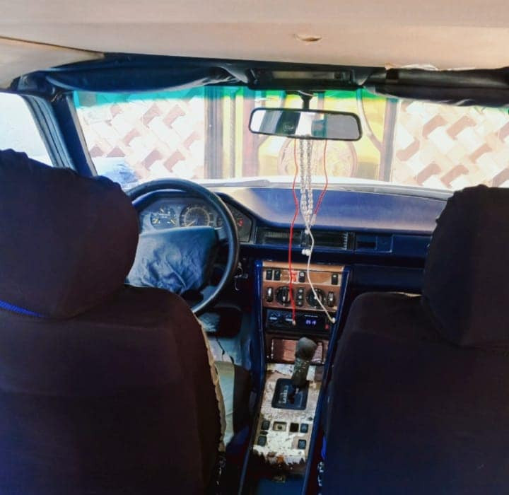 سلام عليكم مارسيدس دب موديل 89سياره جاهزه حداديه تخم تاير مكينه جديده 2500 سنويه جديده تحويل وكاله  سعر 30وبيه مجال الشراي مكلف بل نشر خابر صابه وتدلل ***********
