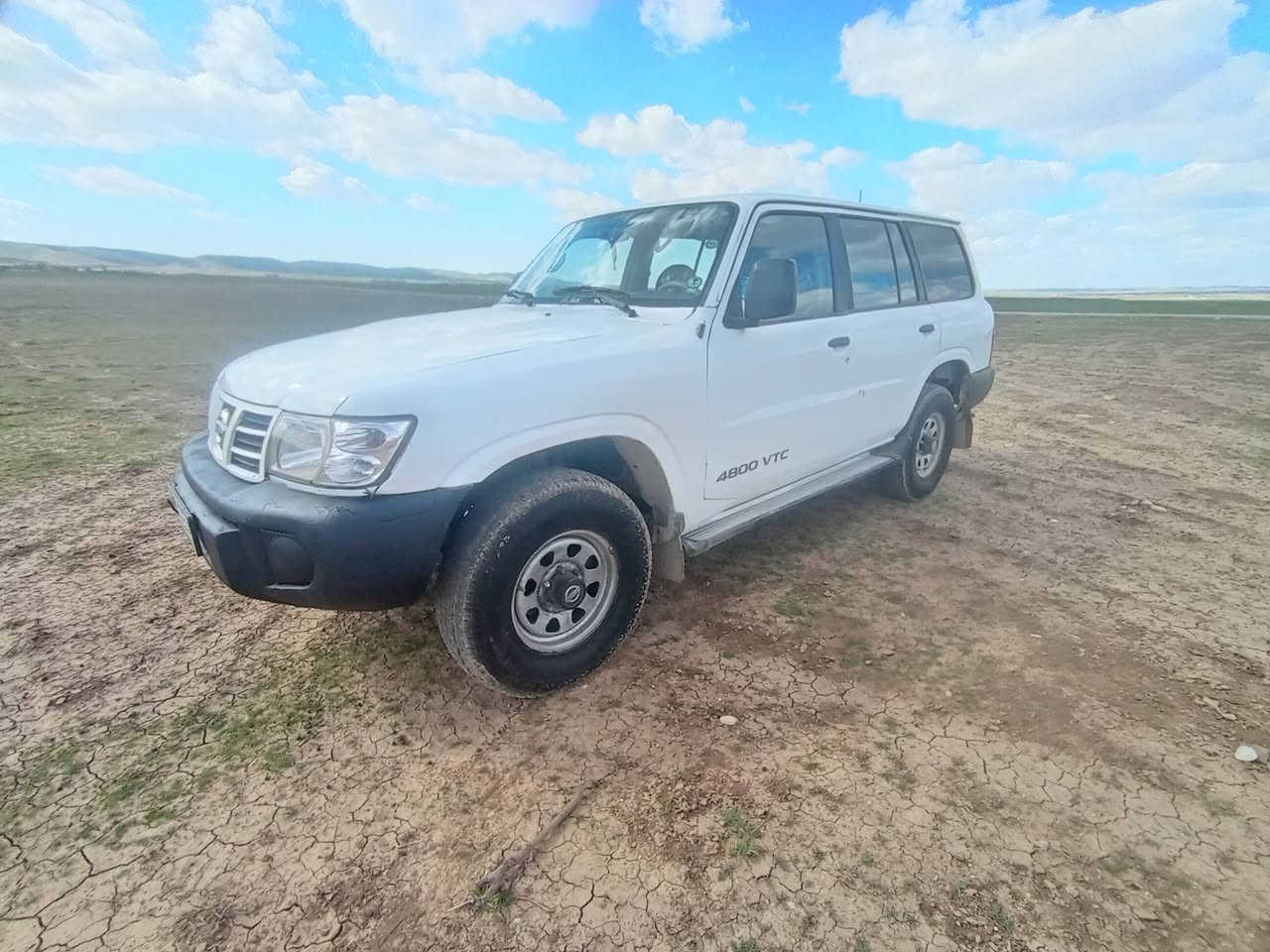 پەتڕۆڵ مۆدیل 2002 ڕەقەم سلیمانی تەحویل غرامە بەشرت ..ماڵی دۆست  گیڕ مەکینە ئەکسل دەبڵ ئەکسل بەشرتی سەت فیتەر ..شانی سەقفی پیشی دوای بێ بۆیاغ نوکەدەرزی لیدرانی نیە ..حیزام بۆیاغە ..غازوبە نزین  ..    شوین چەمچە ماڵ 66گڵاو مجال پارەی علوجێ ..***********  ***********
