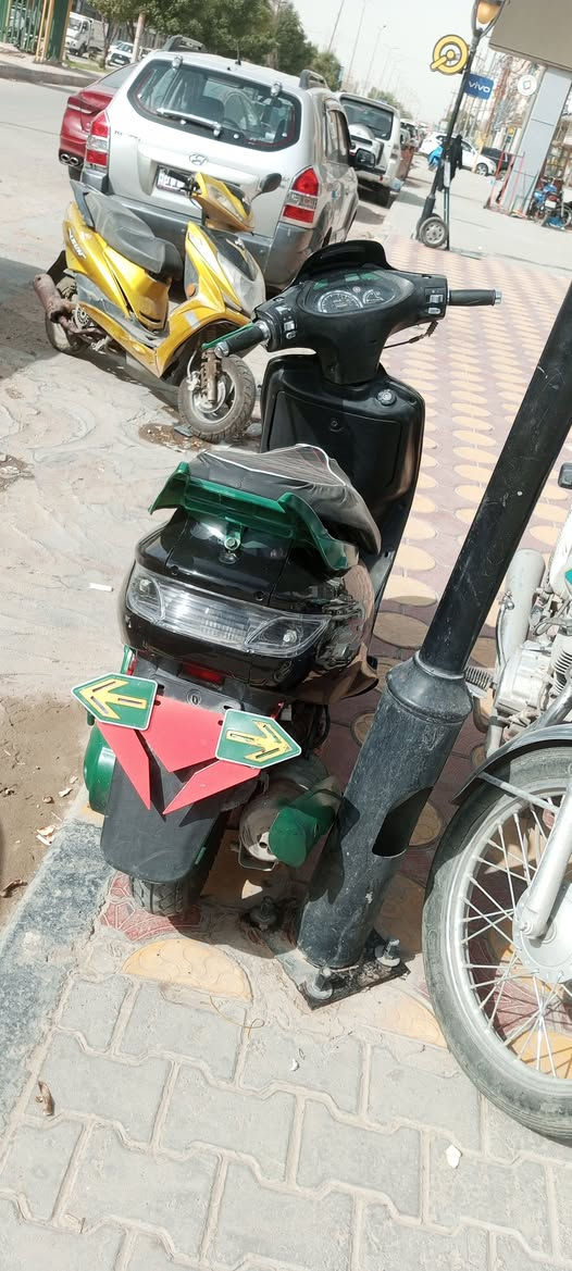 سلام عليكم دراجه فراشه لبيع مكفوره مكينه مامفتوحه كهربائيات كله شغاله دراجه مامتعوبه سعر 600بيه مجال ***********
