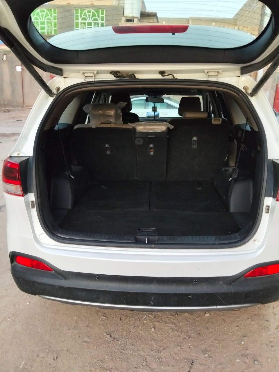 كيا سورنتو 17 6 سلندر خليجي رقم بغداد ماشية اكثر من 200 رقمي *********** سعرها 195 وبيها مجال صورها
