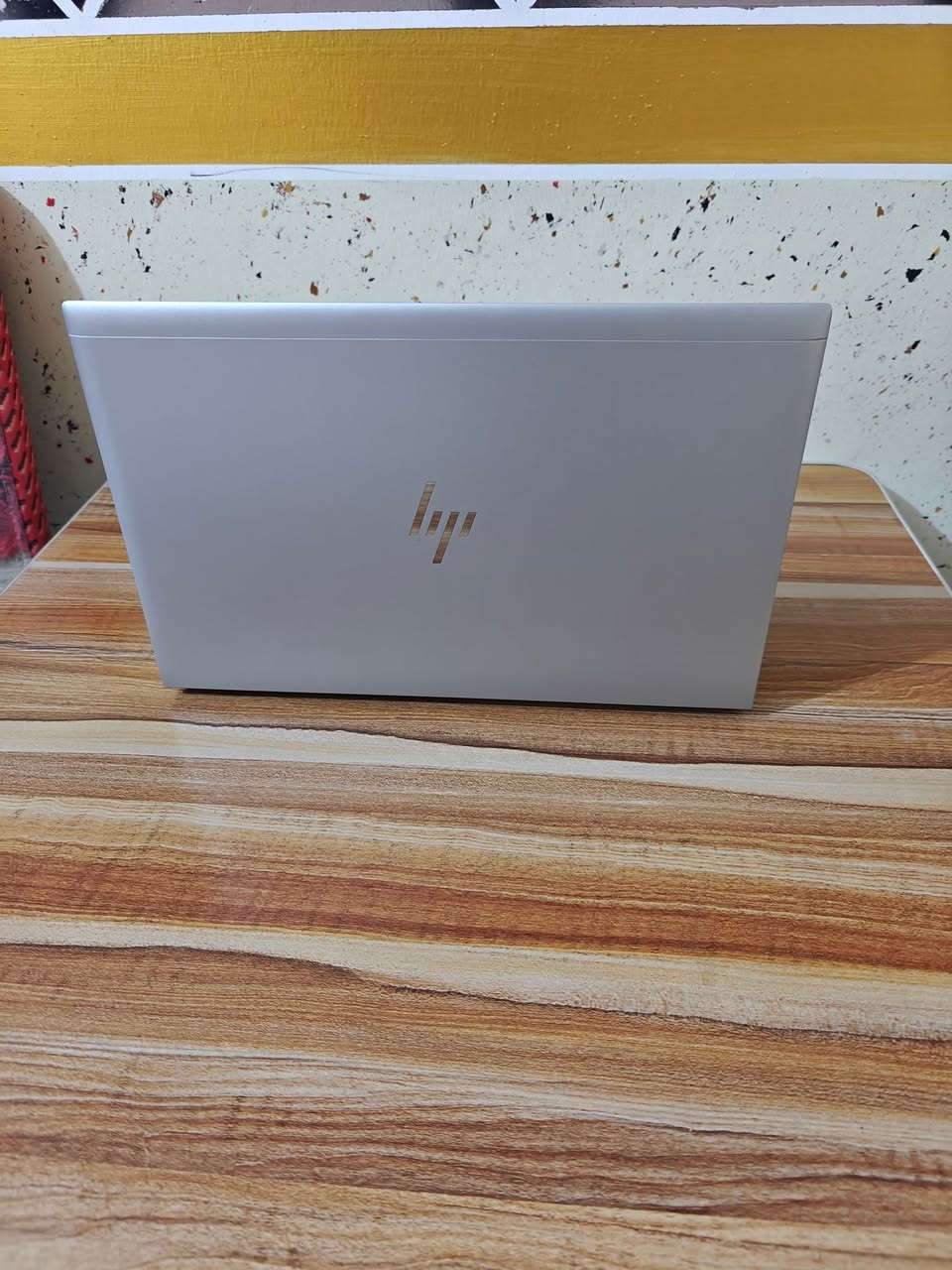 🔥 ياسر للحاسبات 🔥

✨ عرض مميز – مستعمل نضيف جداً ✨

💻 HP EliteBook 850 G8 – الجيل الحادي عشر 💻

💰 السعر: 565 ألف دينار فقط 💰

━━━━━━━━━━━━━━
⚙️ المواصفات:
🔹موديل الجهاز  HP EliteBook 850 G8  الجيل 11
🔹 المعالج: Intel Core i7-1165G7 11th Gen
🔹 الرام: 8GB RAM
🔹 كرت الشاشة: Intel Iris Xe Graphics
🔹 الخزن: SSD NVMe 256GB
🔹 الشاشة: 15.6 إنج FHD
🔹 نظام التشغيل: Windows 11 الأصلي ومفعل 

━━━━━━━━━━━━━━

🔌 منافذ الجهاز:

✅ منفذين USB Type-C Thunderbolt 4
✅ منفذين USB 3.2 Type-A
✅ منفذ HDMI
✅ منفذ سماعة 3.5mm
✅ منفذ الشاحن الأصلي

━━━━━━━━━━━━━━

🎯 يناسب استخدام:
📚 الدراسة والجامعة
💼 برامج الأوفيس والأعمال المكتبية
🌐 التصفح والعمل عن بعد
🎨 التصميم الخفيف والفوتوشوب
💻 البرمجة وتطوير التطبيقات
🎬 مشاهدة الأفلام والمحتوى بجودة عالية
📊 المحاسبة وإدارة الأعمال

━━━━━━━━━━━━━━

🎁 الملحقات:
✅ الشاحن الأصلي
✅ حقيبة لابتوب هدية

━━━━━━━━━━━━━━

🛡️ ضمان الجهاز:
🔹 ضمان استبدال لمدة 7 أيام في حال وجود أي خلل فني غير ناتج عن سوء الاستخدام.

━━━━━━━━━━━━━━

🚚 يوجد توصيل إلى جميع محافظات العراق 🇮🇶
📞 للاستفسار والطلب: ***********
💬 واتساب: ***********
