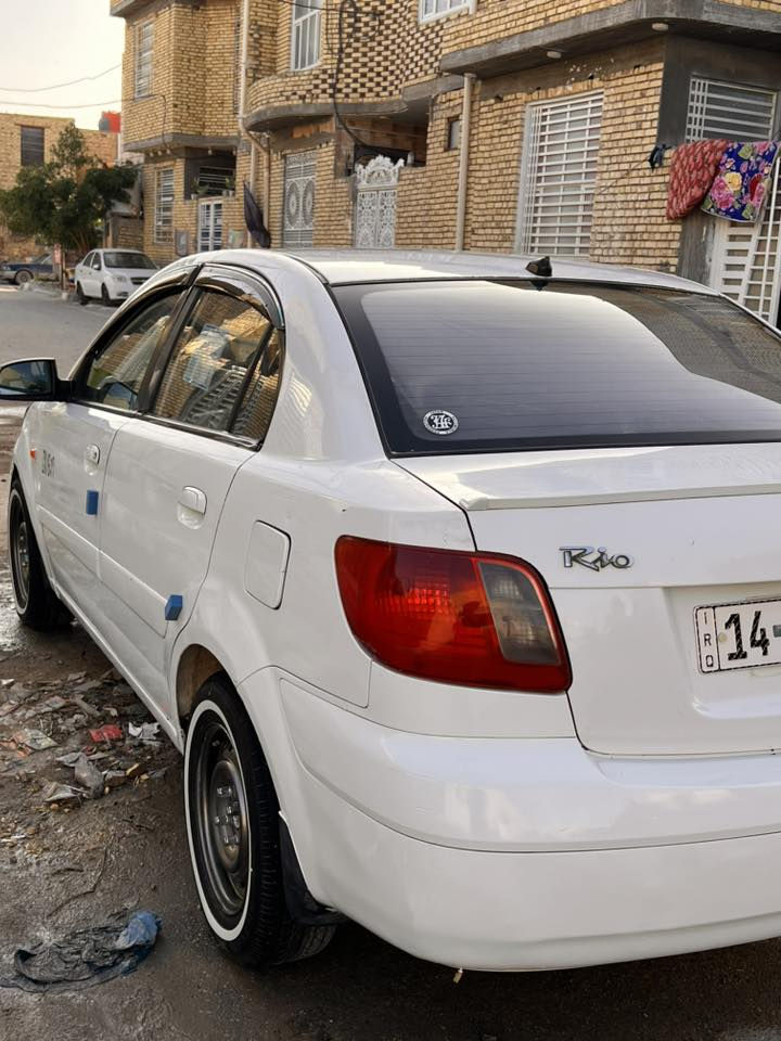 السلام عليكم 
كيا ريو مديل 2009 خليجيه مكينه 1600 لا تنقيص ولا تبخير شرط الفحص 
رقم نكليزي تحويل ثاني يوم السياره جاهزه عله آخر حبايه تبريد تخم تاير حداديه جامات 4كهربائي شاشه حديثه كاميرا بك  كله جديده السياره ما تخسر عليه اي شي للتوضيح السياره مصبوغه احزام السياره جاهزه مال جناي السعر (75$)وبيه مجال للتواصل واتساب او تصال (***********)(الناصريه )
