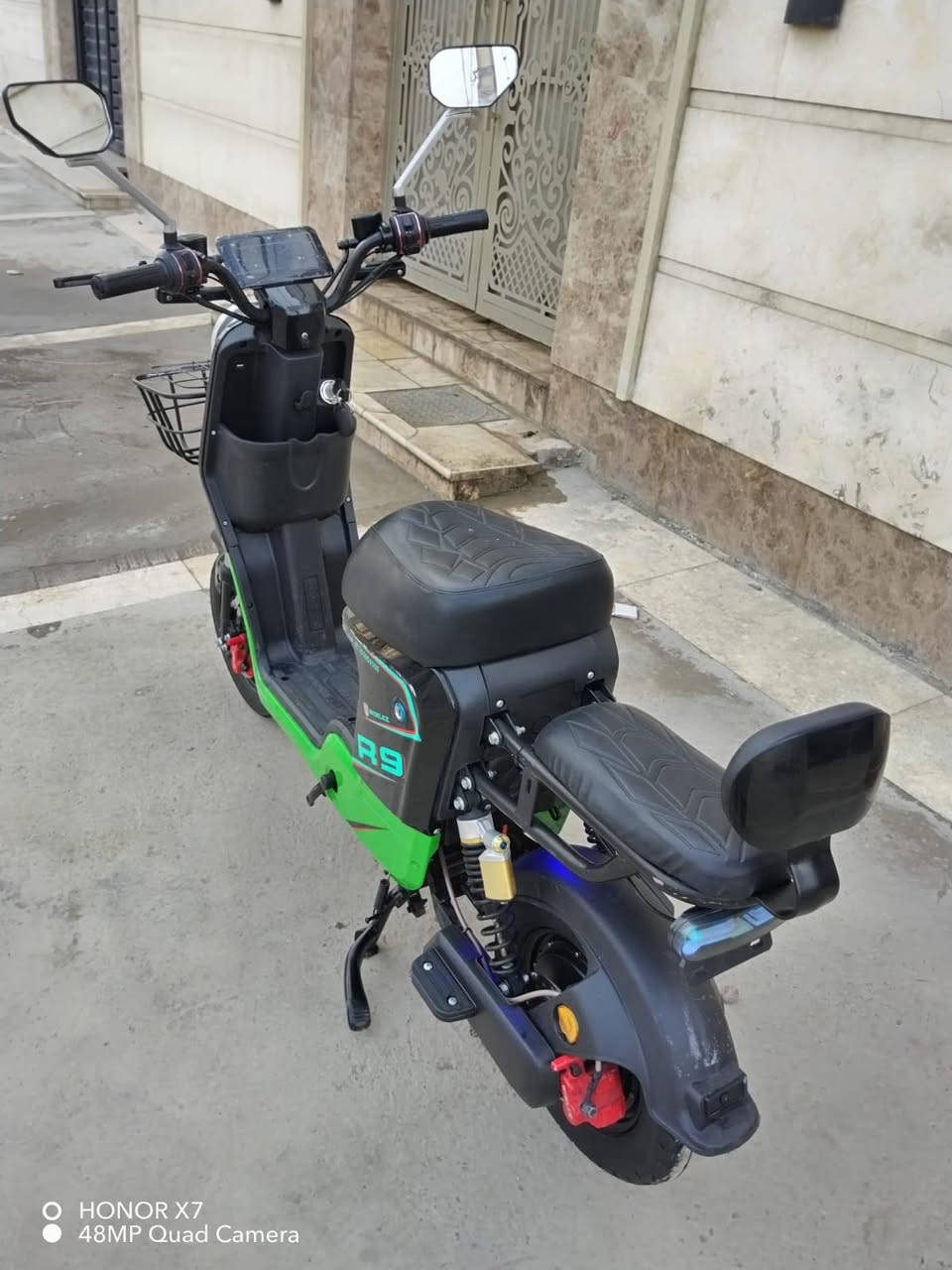 دراجة R9 للبيع نظيفه كهبائياتها كلها شغاله مابيها اي نص كامله غراضها بطارياتها شركة وللي 
السعر : 500 الف و بيها مجال 
العنوان : بغداد الجديده


**إذا كنت صاحب هذا الإعلان وتريد حذفه لأي سبب، رجاءا أرسل رسالة إلى الدعم الفني**