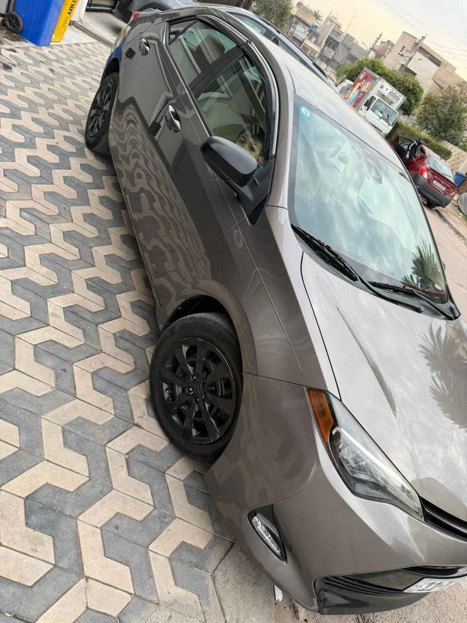 كورلا 2018 حادث جاملغ خلفي صبغ بيها كم رصعه حالوب مسويلها ادامه كامله صدر امامي خلفي تخم تايرات ادامه للمحرك لسياره متحتاج مصرف ماشيه 111 ميل.  *********** رايدها         135.  مكاني بغداد الغزاليه او العامريه
