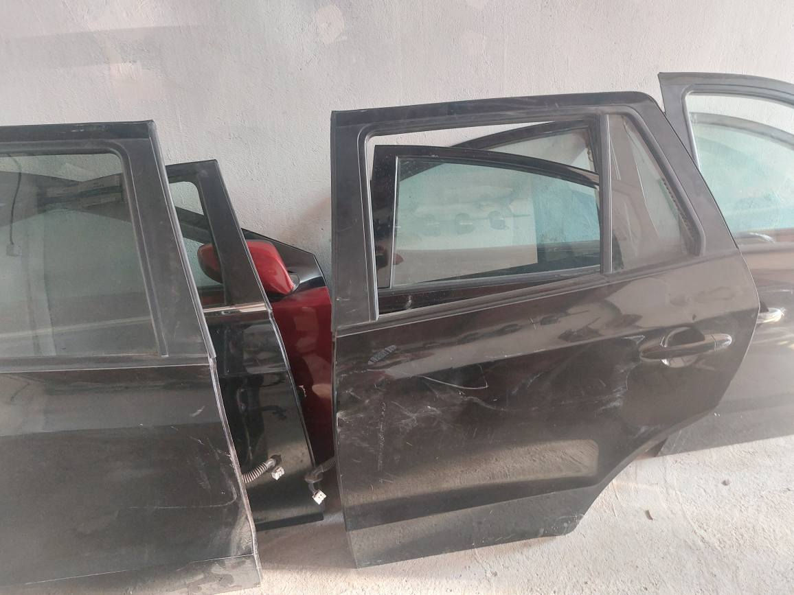 السلام عليكم
يتوفر ضفيرة سنتافيا 3500 موديل 12 مع ابواب عدد اربعه لون اسود
الدورة نهاية شارع60
***********
