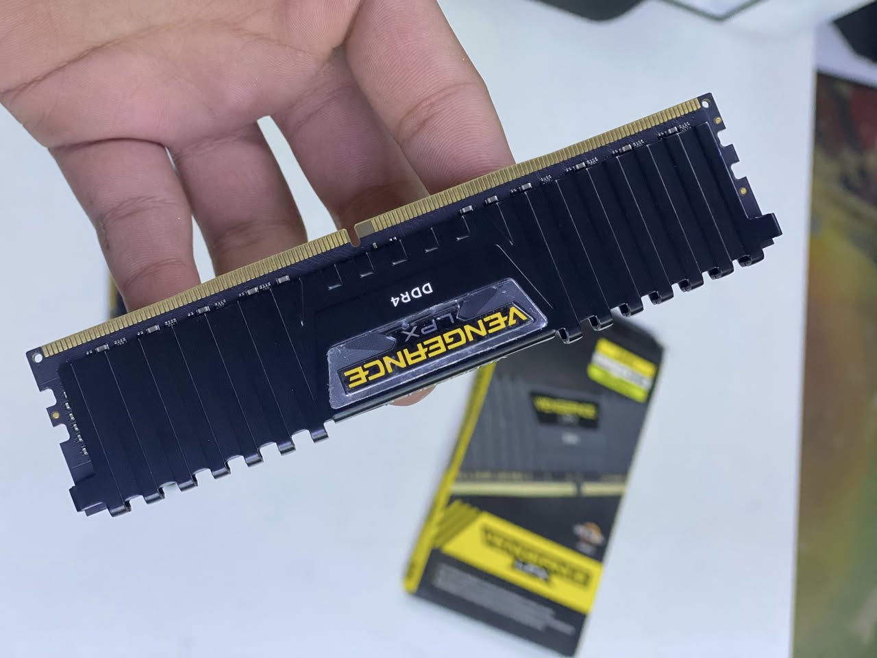 متوفر تجميعات وقطع حاسبه
M.2  LEXAR 2T سعره 230.000الف
RAM 32x2 3600hz 425.000 
بقيه التجميعات والقطع الاسعار والتفاصيل تواصل ع الخاص واتس ***********
