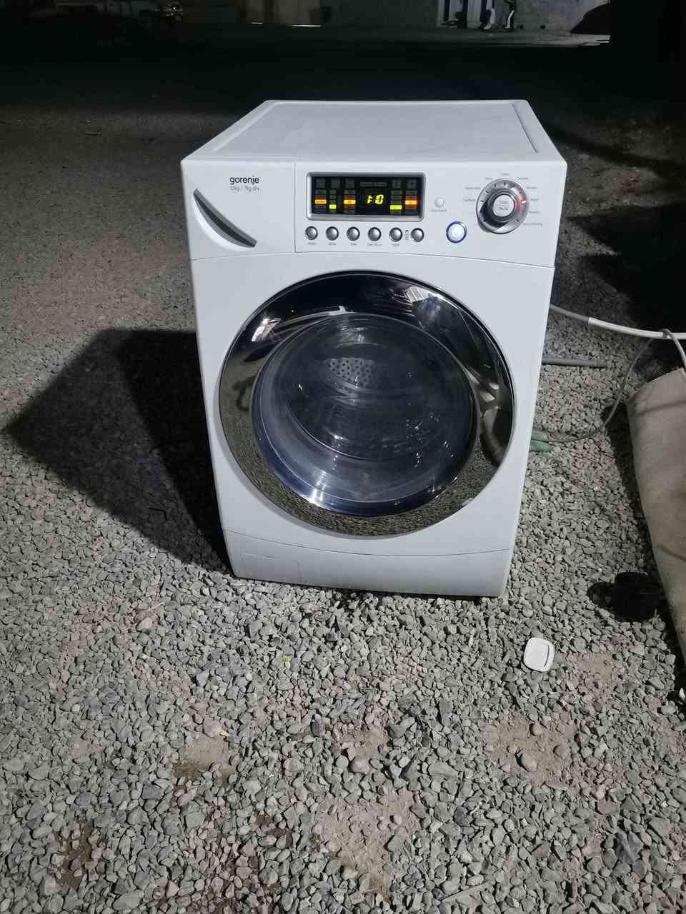 غه ساله ي gorenje  ايتالي 12 كيلو به شه رت ماتوري درايكت دريفه تواناي وشك كردنه وه ي سه د له سه دي هه يه به هه لم خه زني تيدايه ده تواني چونت بويت به رنامه كه خه زن بكه ي له كاتي ئيش ده تواني ده رگاي بكه يته وه جلي زياتري تيبكه ي شتيكي شازو نمونه يه نرخي 160 هه زار شوين حاجياوا *********** رانية, السليمانية
