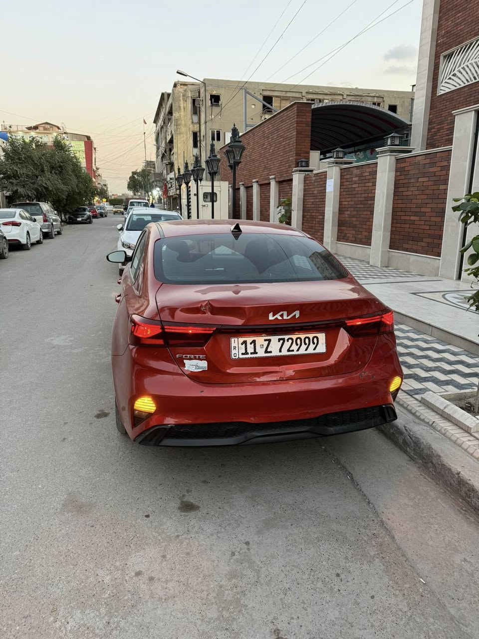السلام عليكم
من رخصة الادمن كيا فورتي ٢٠٢٣ محرك ٢٠٠٠ دوش ماشيه ٤٨ الف ميل رقم بغداد إنكليزي حجر بيئة بلادي
حادث دعامية خلفية ونفسها صلحتها وفقط باللية شوية لبيل واحد السيارة قطرة صبغ مابيها السيارة وين متريد افحص وصور الحادث كدامك وعندي سونار بيها والسيارة بسمي واني رقمتها 
المواصفات شاشه كامره تحكم استيرن رادار انظمه سرعة ويل كب السعر١٦٢ وبيها مجال للطيبين الأتصال واتساب موجود***********
