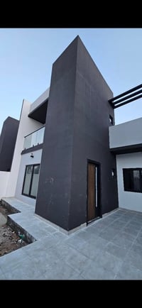 دار حديث للبيع في مجمع الغدير السكني (على المبادرة) فرصة مميزة لامتلاك...