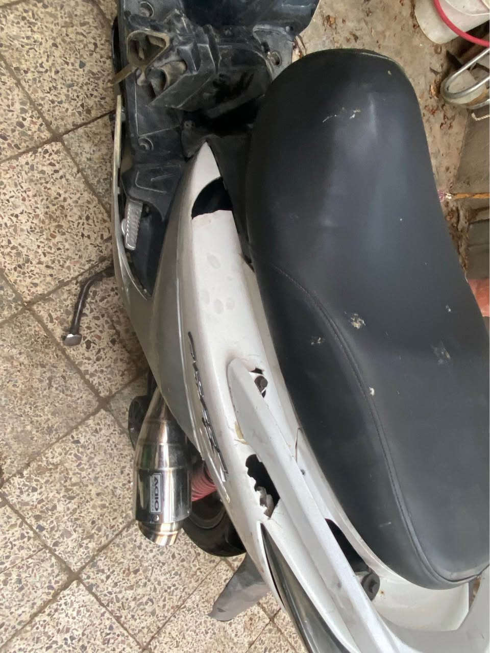 سلام عليكم سكنس لدراجة للبيع بدون الشوته البيهه موجوده لبلاديه لد مكينتهه محور شمعه بريكات دسك امامي خلفي مكينه 58.5 كلجات زوج رياضي دراجة بيهه نقوصات واير سكليترهه مكطوع ابيع شغال اكفلك لمكينه من لصوت ولتبخير سعر 625 وبيهه مجال 
رقمي:***********
مكاني:الحريه ساحة عدن بغداد, العراق
