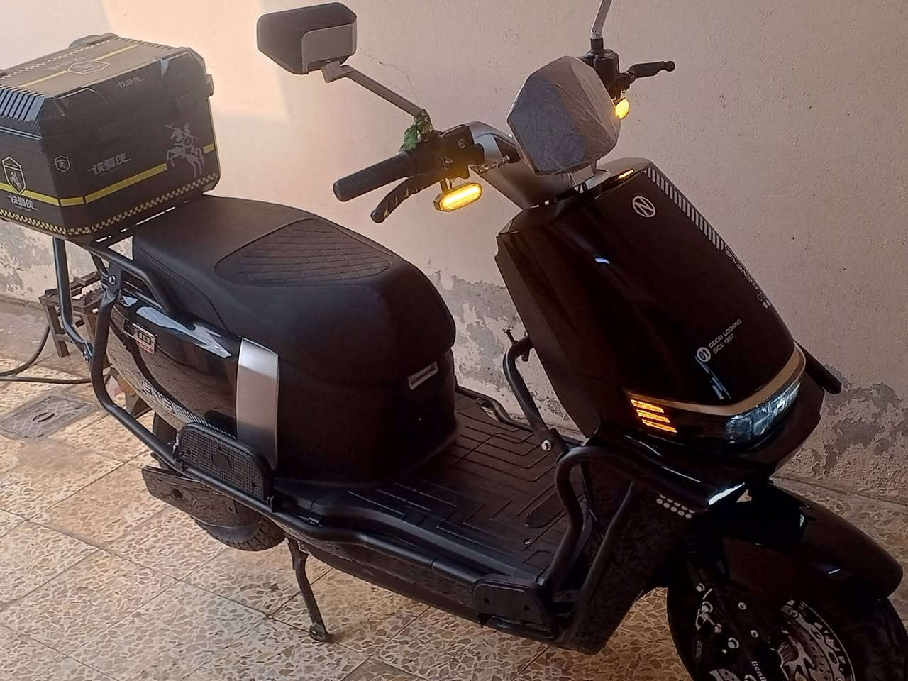 السلام عليكم ماطور شحن للبيع ست بطاريات الماطور فول وجديد في معنى الكلمه ماتور بعد وزيرو سعره 950 مكاني ايسر حي الوحده وهذا رقمي ان شاء الله ينتصر ***********
