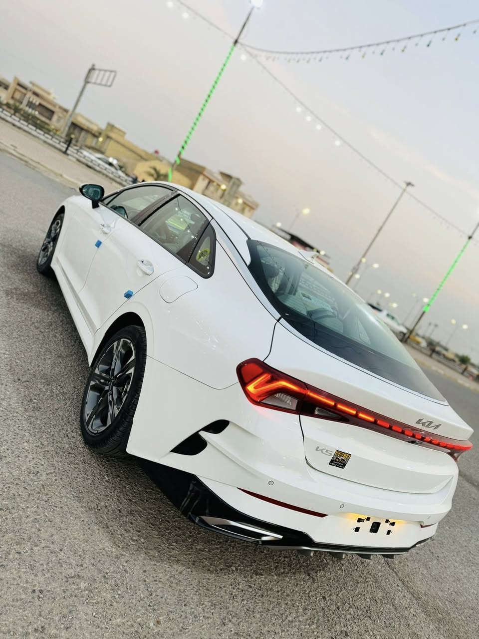 السلام عليكم 
للبيع k5 2023 خليجي 
ماشيه 49 الف 
تخم تاير جديد
السياره كفاله عامه
المواصفات /
مفتاح التشغيل بصمه
تشغيل عن بعد
محرك 2000
حساس خلفي
مري اشاير وشفط
قطعتين تبريد
بك لايت LED متصل
رقم السيارة بغداد بأسمي
للاستفسار *********** واتساب فقط 
السعر 215$ وبيها مجال 
عنوان السيارة / ميسان
