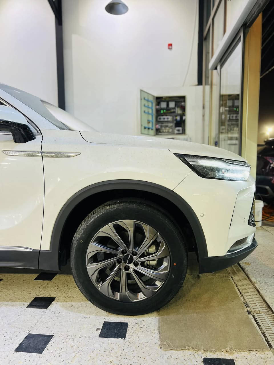 السيارة  : بيكين بايك X7
الموديل : 2025
الحادث : كفالة عامة 
الضمان : صيانة 
الرقم     : بلا رقم 
السعر    : 22.000$ 💸🔥
البـيـع   : نقد او تقسيط 
 ________________________________________
🛑 المواصفات  العامة :
♦️محرك 1500T تيربو 
♦️عداد المسافة زيرو 
♦️اللون ابيض 
♦️ شاشة امامية كبيرة 
♦️تبريد خلفي 
♦️سقف بانوراما 
♦️تحكم مقود 
♦️كشن خزن ميموري
♦️داخل جلد 
♦️ اربع كامرات 
♦️بصمة و تشغيل عن بعد
♦️سايد بريك بصمة
♦️المقاعد كهربائية 
♦️كشن تدفئة تبريد
♦️تدفئة مقود 
♦️رادار امامي خلفي 
♦️انظمة قيادة متعددة 
♦️ قيادة ذاتية 
♦️ايقاف ذاتي فرامل الطوارئ 
♦️ابل كاربلي  
♦️ تبريد خلفي 
♦️صندوق خلفي كهربائي 
♦️ثمانية ايرباك 
♦️مري شفط 
________________________________________
#معرض الفحام لتجارة السيارات

الاتصال على الارقام 
☎️المبيعات : ***********
☎️الادارة  : ***********

او زيارة المعرض على الموقع التالي :

📍النجف الاشرف / حي الجامعة / مقابل المدينة المائية سنتر جبل عامل .
