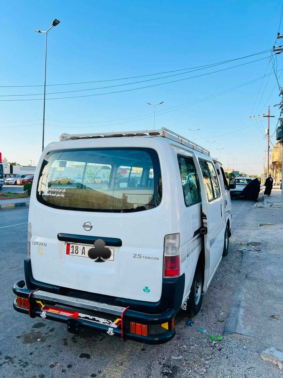 نيسان يروفان موديل ٢٠١٠
السياره جاهزه تخم تاير تبريد شغال كير مكينه مكفول 
بيها بارد قليل وتعدين جاملغات اماميات اثر خياس
وصبغ ب صفحه طويله ع كد اشبرين بدون ضربه 
مكان السياره كوت 
معروضه ب ١٤٠ وبيها مجال بسيط 
تحويل ثاني يوم رقم بابل مصفره من كلشي 
***********
