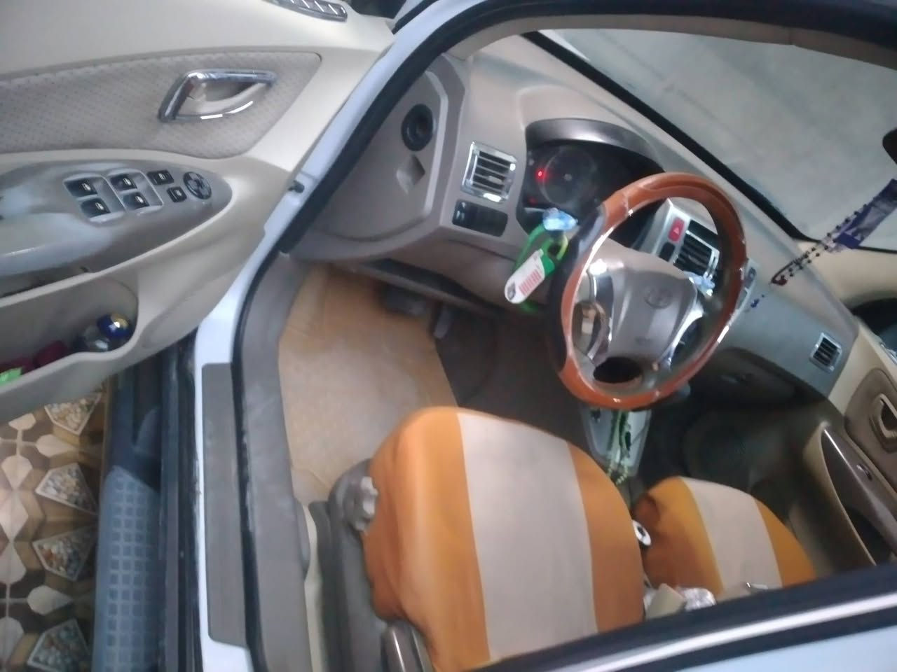 مراوس مراوس فقط
توسان خليجي ٢٠٠٩ داخل بيجي مو اسود محرك ٢٠٠٠ معروف 
كير محرك صدر تبريد تدفئة كل مكفول فقط الي ماشر صبغ رقم انكليزي بسمي 
***********
